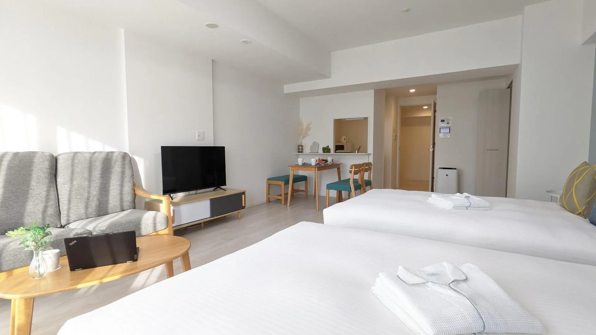 Eslead Hotel Osaka Tsuruhashi 3*,