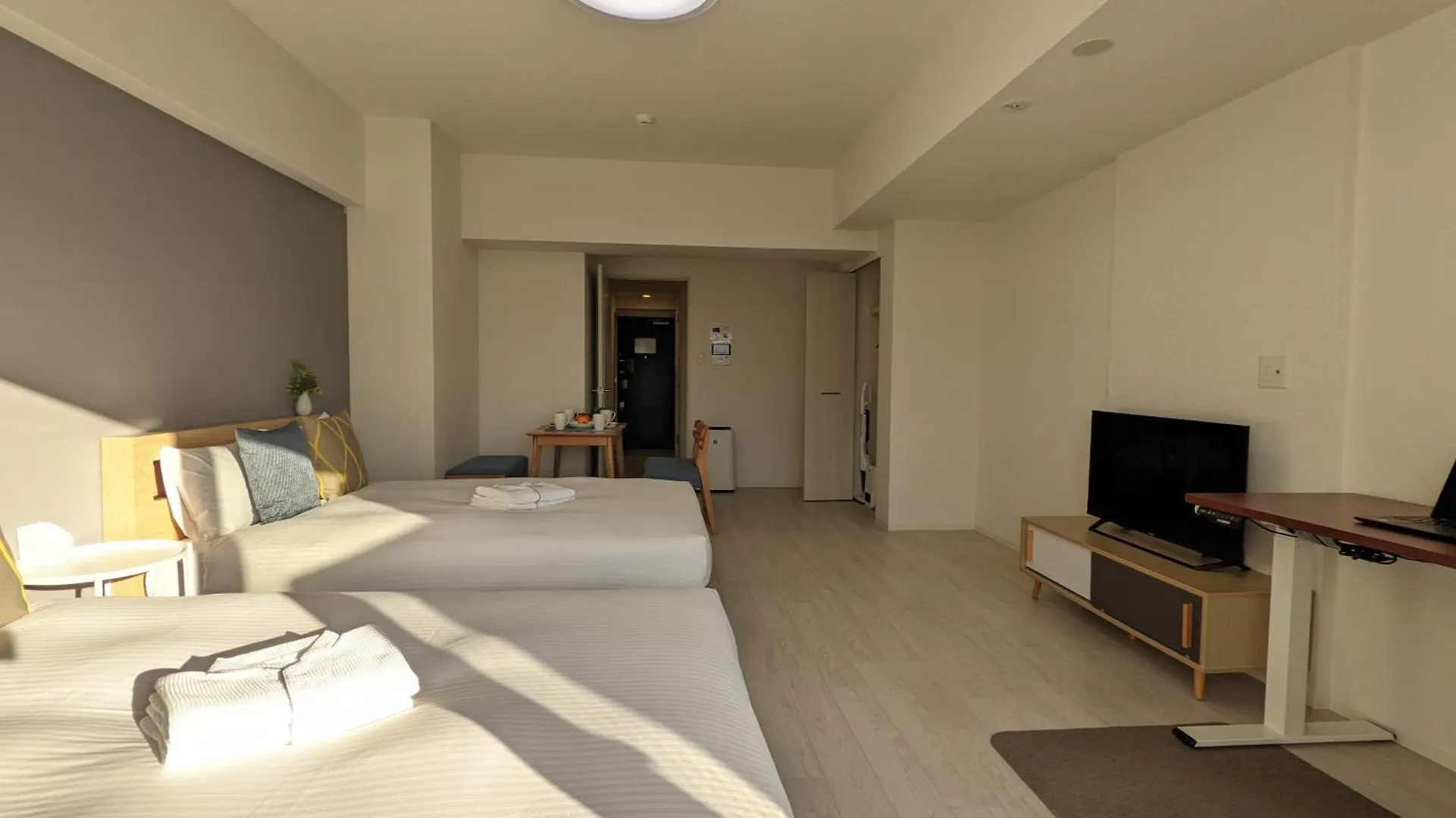 Eslead Hotel Osaka Tsuruhashi 3*,
