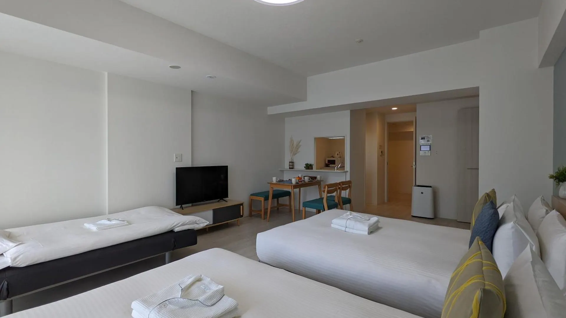 Eslead Hotel Osaka Tsuruhashi 3*,